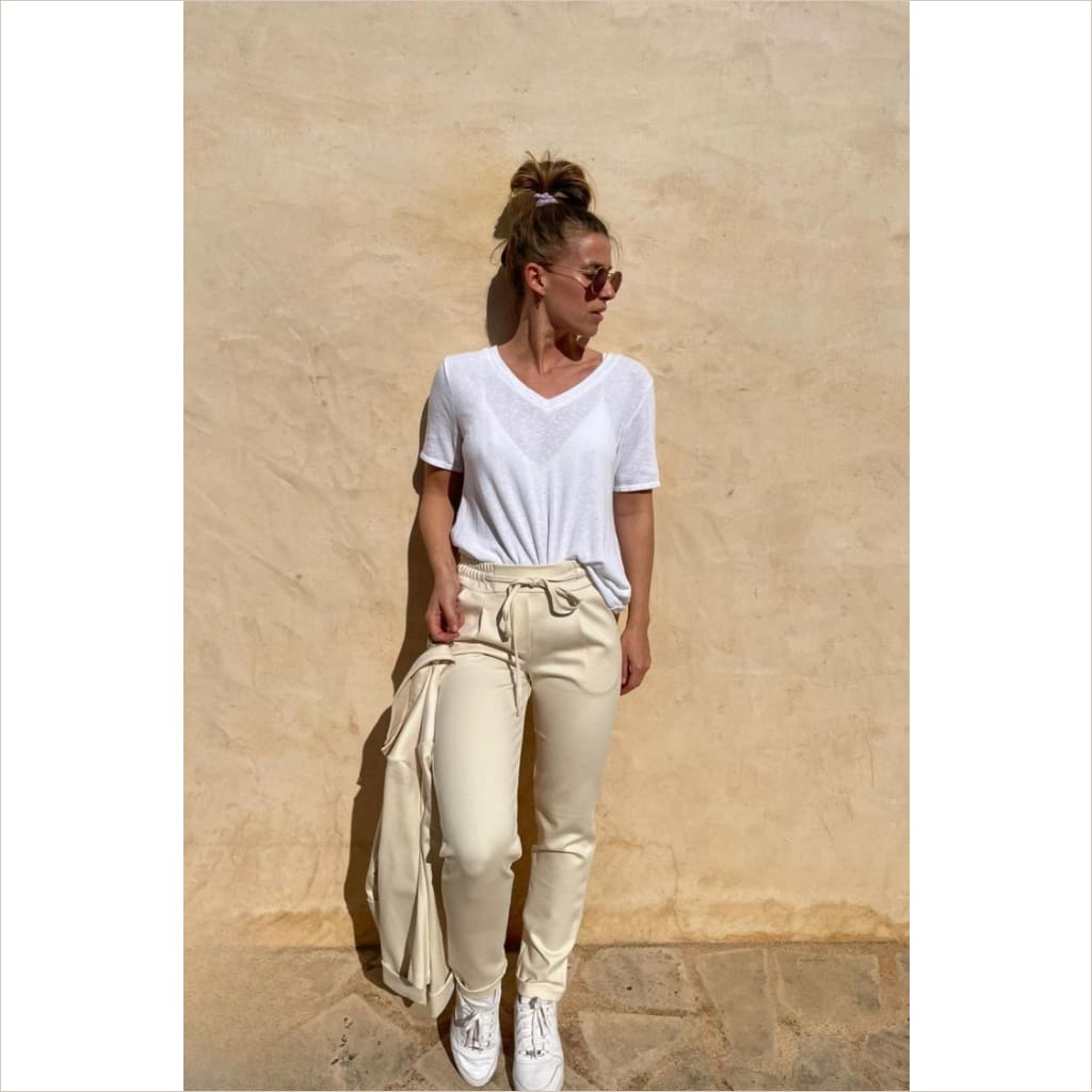 Kurzarm Basic Shirt weiß Esvivid V-Ausschnitt mit Kellerfalte hinten länger als vorn - Bekleidung & Accessoires