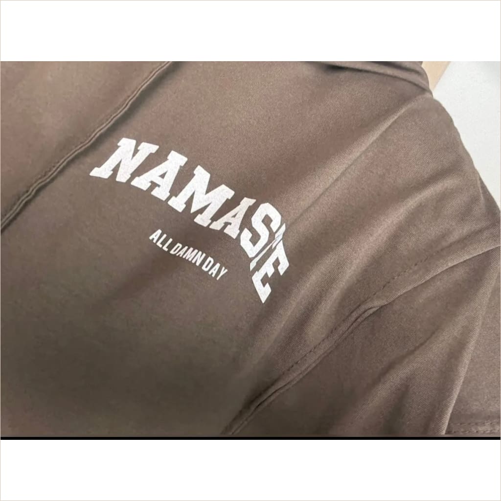 Namaste Shirt mit Kapuze kurzarm - shirt