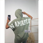 Namaste Shirt mit Kapuze kurzarm - shirt